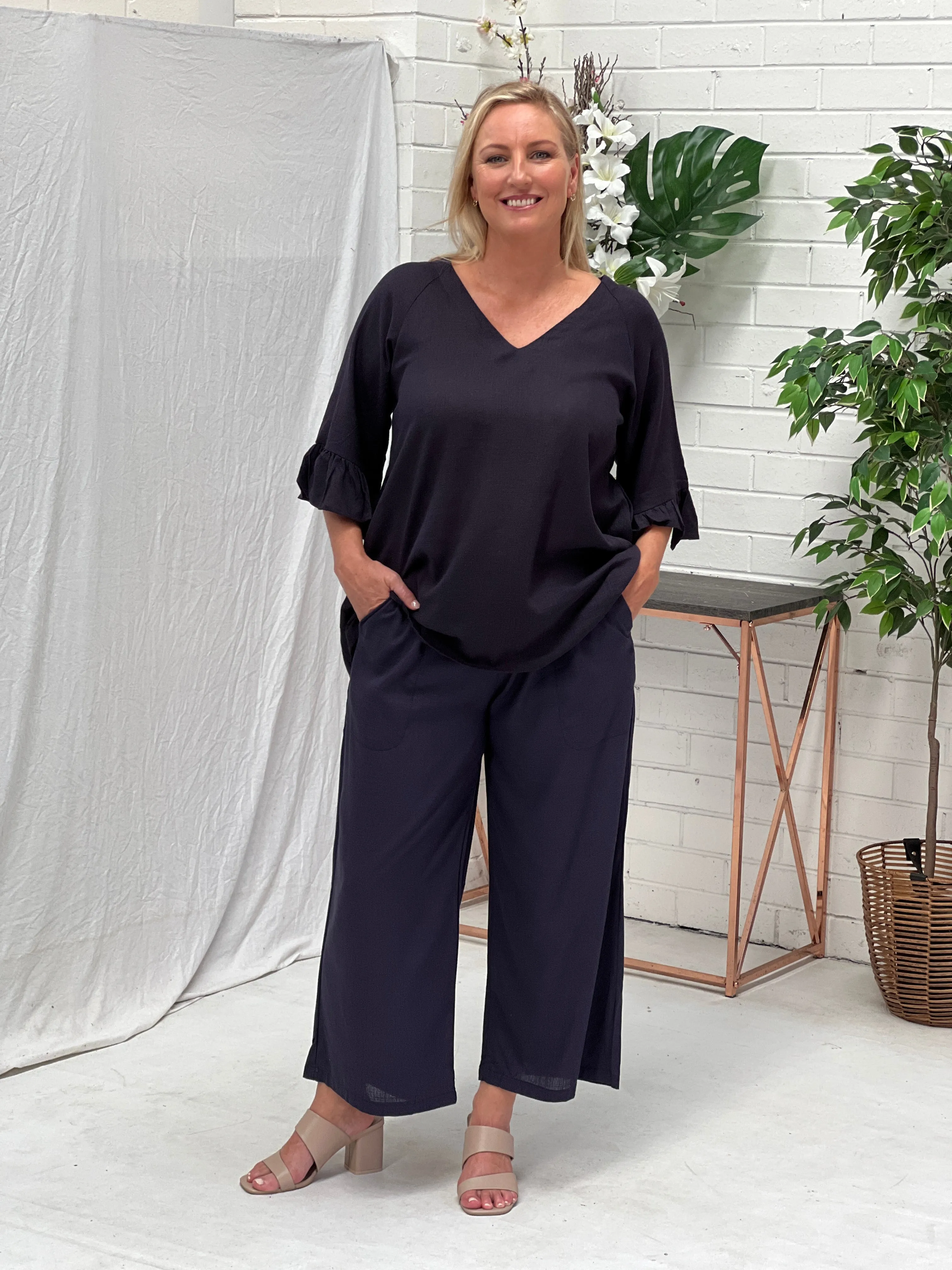 Niylah Navy Linen Pants
